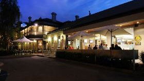 The Stirling Hotel - Victoria Tourism 3