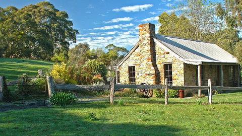 Adelaide Hills Country Cottages - Gum Tree Cottage - Tourism Listing 3