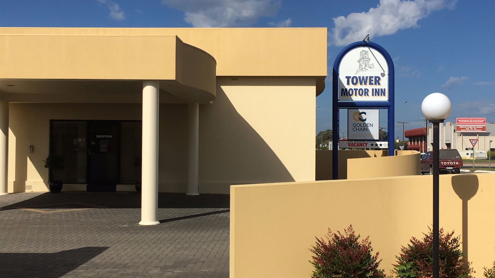 Golden Chain Tower Motor Inn