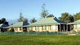 Wallaroo North Beach Tourist Park Logo and Images