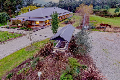 Lalee Farm - Caravan Park Accommodation 0
