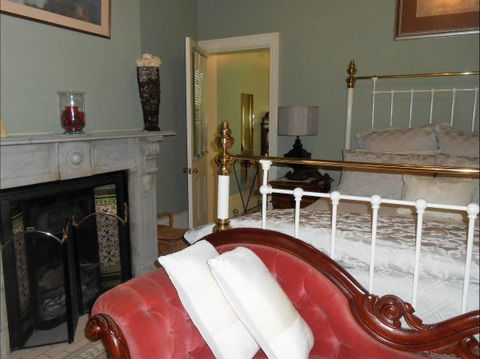 Belmont Bed & Breakfast - Caravan Park Accommodation 2
