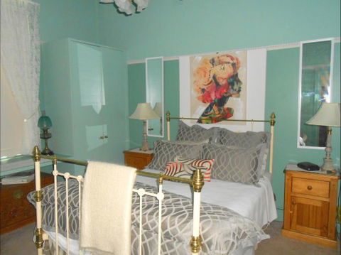 Belmont Bed & Breakfast - Caravan Park Accommodation 4