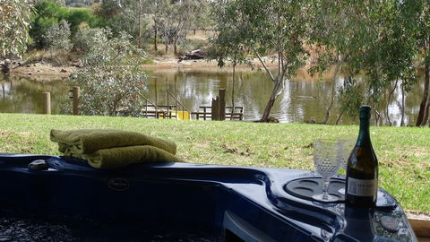 Jandas Lake View - Victoria Tourism 0