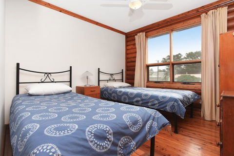Sam's - Caravan Park Accommodation 6