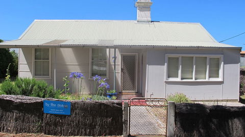 Holly's Holiday Home - Car Rental 4