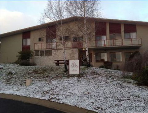 Aalberg Chalet Jindabyne - Victoria Tourism 0