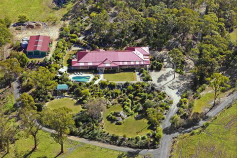 Somersby Gardens - Car Rental 0