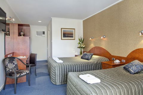 Tonsley Hotel - Car Rental 3