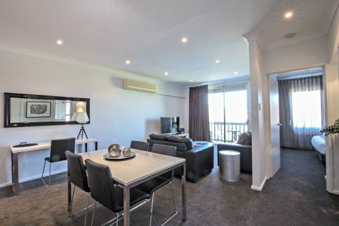 ADELAIDE DRESSCIRCLE APARTMENTS - THE PALMS APARTMENTS KENT TOWN - Tourism Listing 4