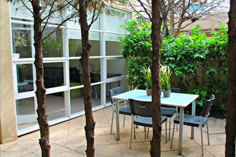 ADELAIDE DRESSCIRCLE APARTMENTS - THE PALMS APARTMENTS KENT TOWN - Tourism Listing 7
