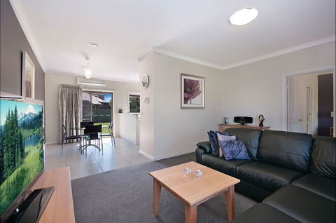 Hamilton Accommodation - Tourism Bookings WA 3