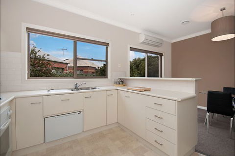 Hamilton Accommodation - Tourism Bookings WA 5