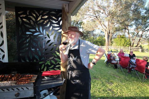 Top Of The Town Motor Inn Yackandandah - Caravan Park Accommodation 8