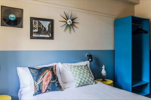 Darlo Bar At The Royal Sovereign Hotel - Caravan Park Accommodation 3