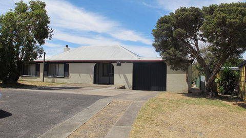 Carthew Street Holiday Home - Tourism Bookings 1