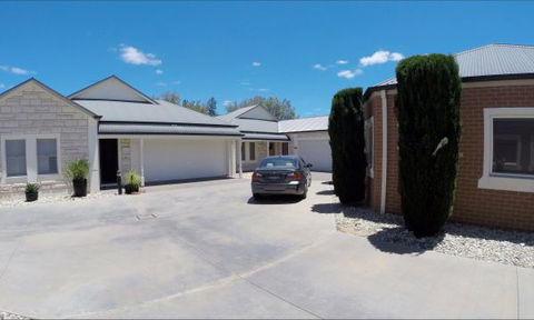 Shamore Apartments - Eleventh Street - Caravan Park Accommodation 4