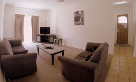 Shamore Apartments - Eleventh Street - Caravan Park Accommodation 5