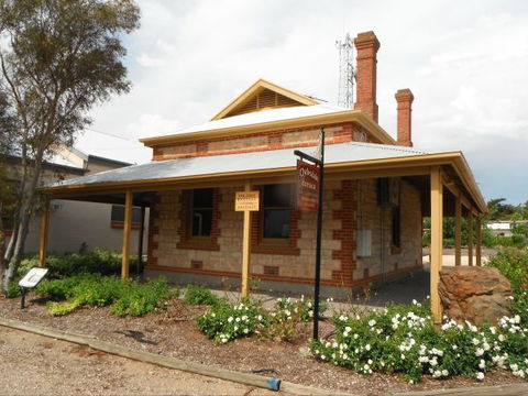 Clydesdale Cottage Bed & Breakfast - Caravan Park Accommodation 1