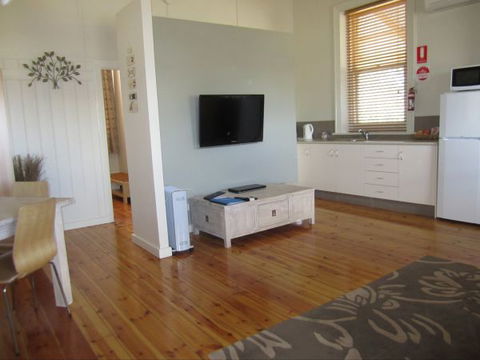 Clydesdale Cottage Bed & Breakfast - Caravan Park Accommodation 3