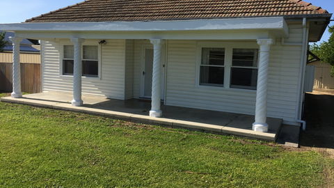 Smith Street Cottage - Cruises Travel 0