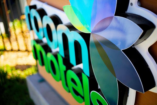 Room Motels Gatton Logo and Images