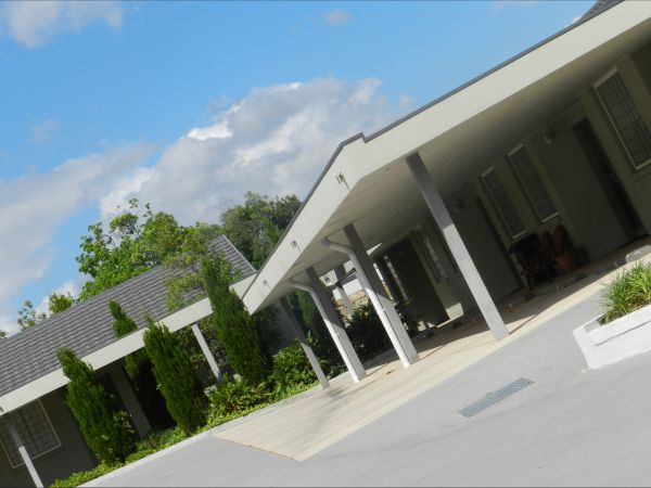 Shangri La Gardens Motel and Function Centre Logo and Images