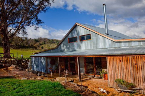 Spring Spur Stay - Victoria Tourism 1