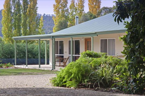 Brookfield Guesthouse - Caravan Park Accommodation 0