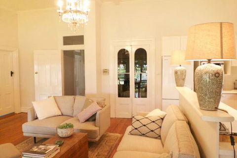 Cadogan Central Luxury - Caravan Park Accommodation 1