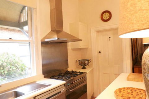 Cadogan Central Luxury - Caravan Park Accommodation 3