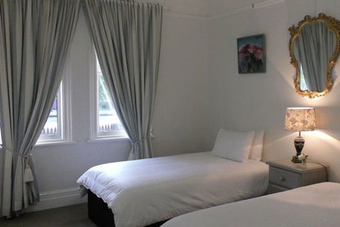 Cadogan Central Luxury - Caravan Park Accommodation 5