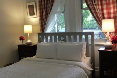 Cadogan Central Luxury - Caravan Park Accommodation 6