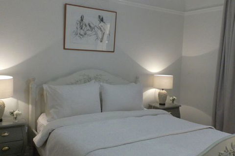 Cadogan Central Luxury - Caravan Park Accommodation 7