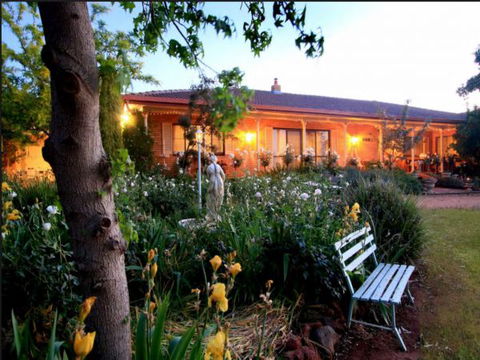 Corcoran Bed And Breakfast - Victoria Tourism 0