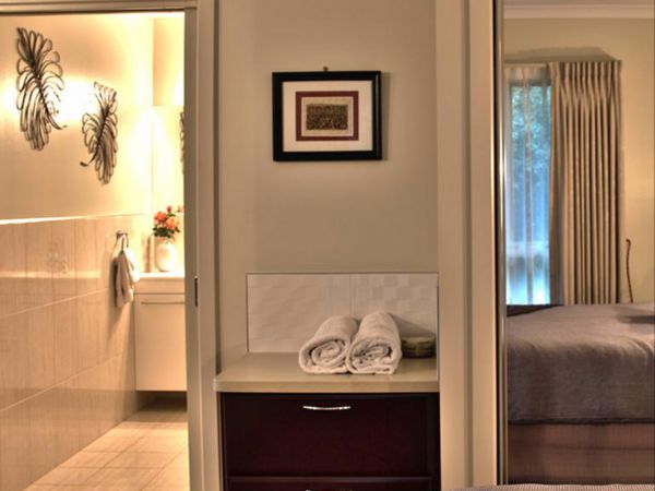 Cottonwoods Accommodation Logo and Images