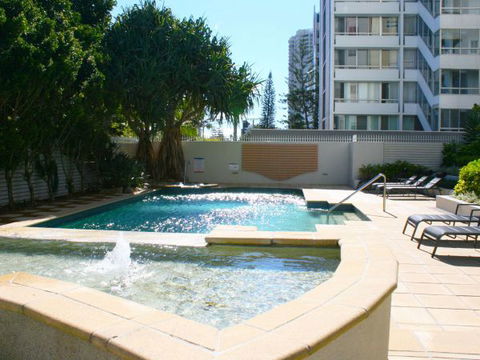 Indigo Blue Beachfront Holiday Apartments - Caravan Park Accommodation 2