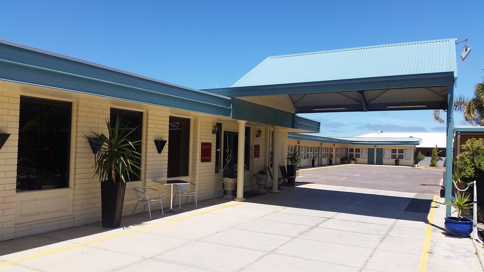 Ceduna East West Motel Logo and Images