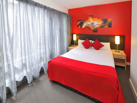 Metro Apartments On Bank Place - Victoria Tourism 1