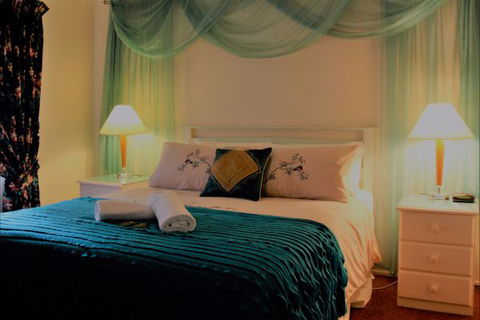Sundial Holiday Apartments - Car Rental 2