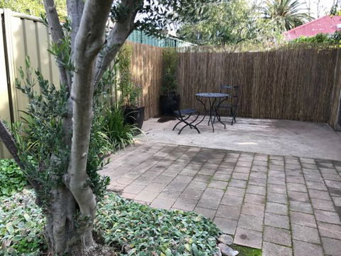 Townhouse On Deas - Caravan Park Accommodation 1