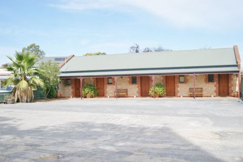Valley Hotel Motel - Tourism Listing 1