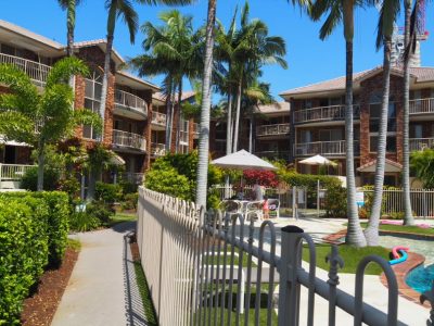 Oceanside Cove Holiday Apartments - Caravan Park Accommodation 4
