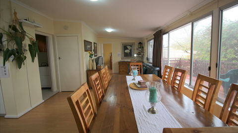 Seaview House: Relocation And Holiday Home In Seaside Suburb - Caravan Park Accommodation 0