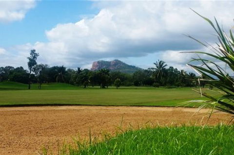 Rowes Bay Golf Club - Caravan Park Accommodation 1