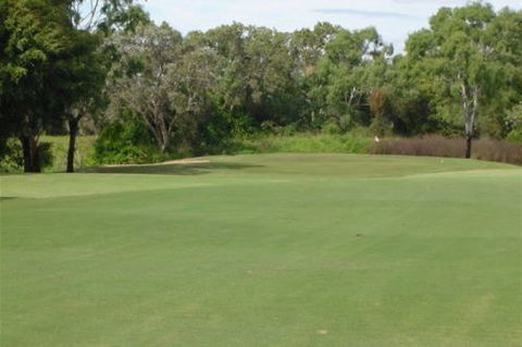 Rowes Bay Golf Club - Caravan Park Accommodation 2