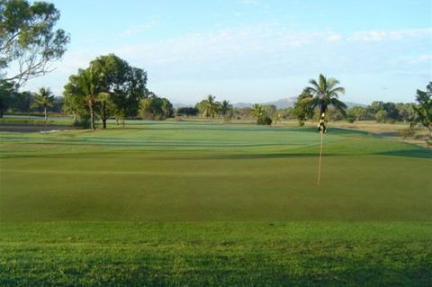 Rowes Bay Golf Club - Caravan Park Accommodation 3