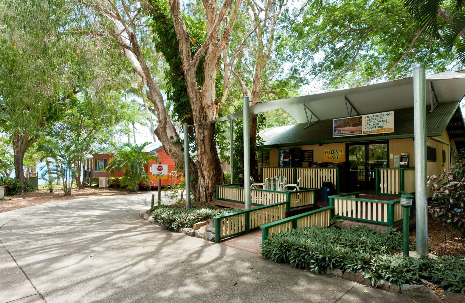 Ellis Beach Oceanfront Bungalows & Caravan Pk Logo and Images