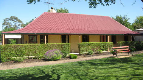 Goat Square Cottages - Tourism Gold Coast 6