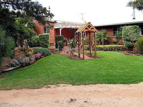 Mulanah Gardens B&B Cottages/Wedding Venue - Victoria Tourism 0